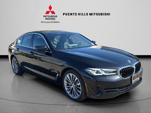 Used 2023 BMW 530i w/ Convenience Package RWD image 3