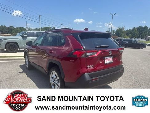 Used 2023 Toyota RAV4 XLE Premium FWD image 5