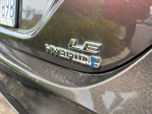 Used 2019 Toyota Camry LE w/ Sunroof Package FWD image 7