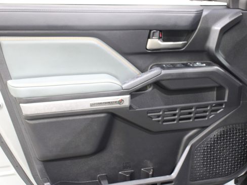 Used 2025 Toyota Tacoma 4x4 Double Cab Hybrid image 6