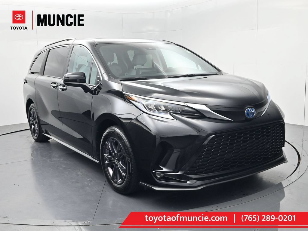 Used 2024 Toyota Sienna XSE w/ XSE Plus Package AWD/4WD image 1