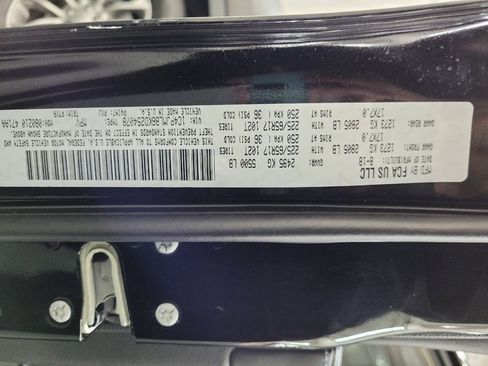 Used 2019 Jeep Cherokee Latitude Plus image 33