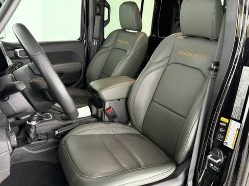 Used 2024 Jeep Gladiator Mojave AWD/4WD image 11