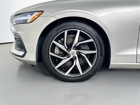 Used 2020 Volvo S60 T6 Momentum image 31