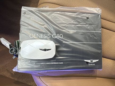 Certified 2025 Genesis G80 2.5T Advanced image 30