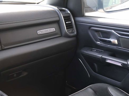 Used 2024 RAM 1500 Laramie AWD/4WD image 15
