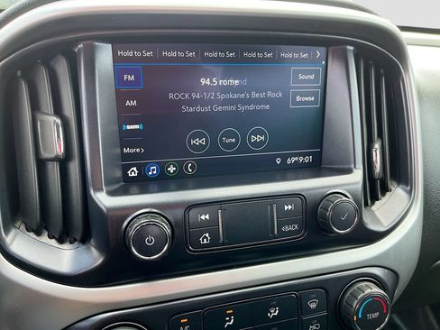 Used 2021 Chevrolet Colorado LT w/ Chrome Appearance Package AWD/4WD image 14