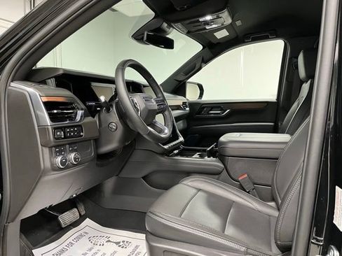Used 2025 GMC Yukon XL Denali AWD/4WD image 20