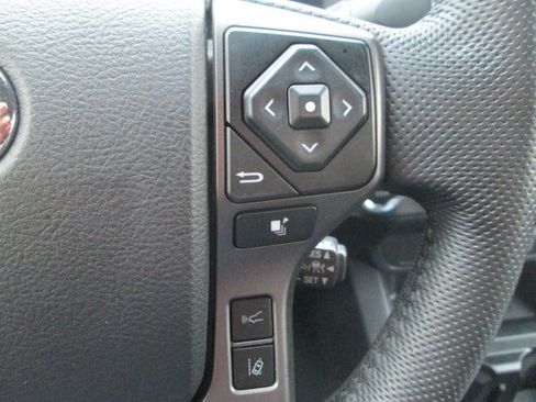 Used 2021 Toyota Tacoma 4x4 Double Cab image 19