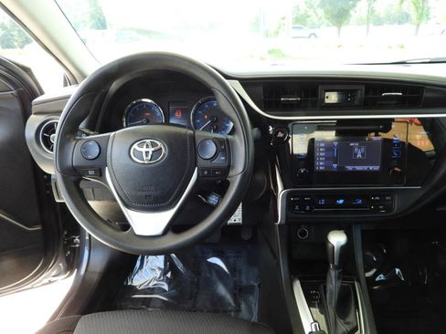 Used 2019 Toyota Corolla LE FWD image 35