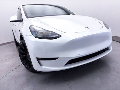 Used 2022 Tesla Model Y Performance AWD/4WD image 7