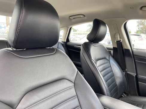 Used 2018 Ford Fusion SE w/ Equipment Group 602A FWD image 30