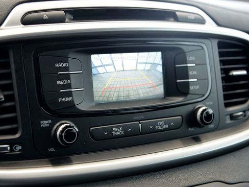 Used 2018 Kia Sorento L image 20