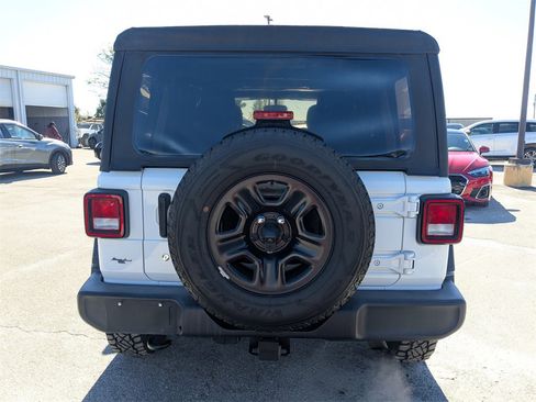 Used 2020 Jeep Wrangler Unlimited Sport image 4