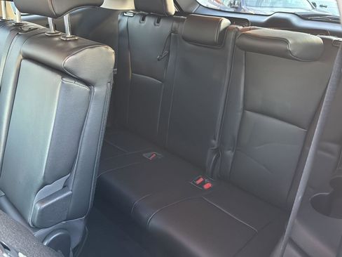 Used 2023 Toyota Highlander XLE image 28