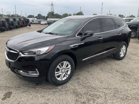 Used 2021 Buick Enclave Essence w/ Sound and Sites Package AWD/4WD image 4