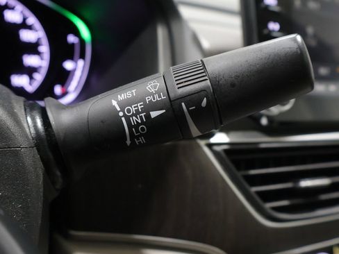 Used 2018 Honda Accord EX-L image 38
