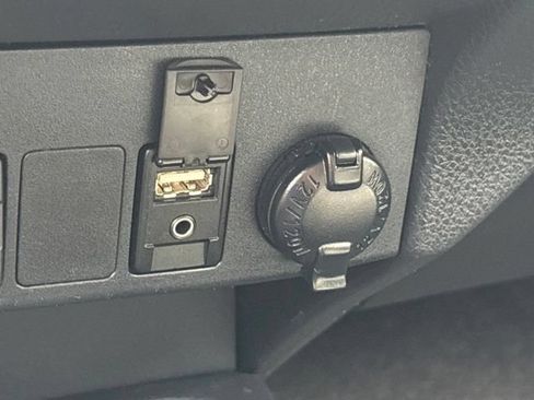 Used 2018 Toyota RAV4 XLE w/ Convenience Package AWD/4WD image 19