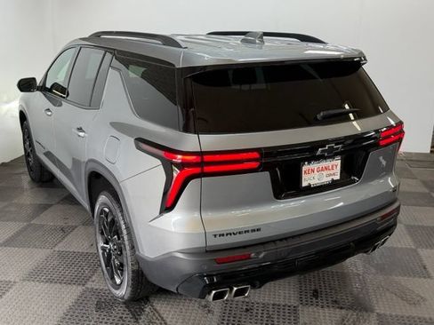 Used 2024 Chevrolet Traverse LT w/ Midnight/Sport Edition FWD image 7