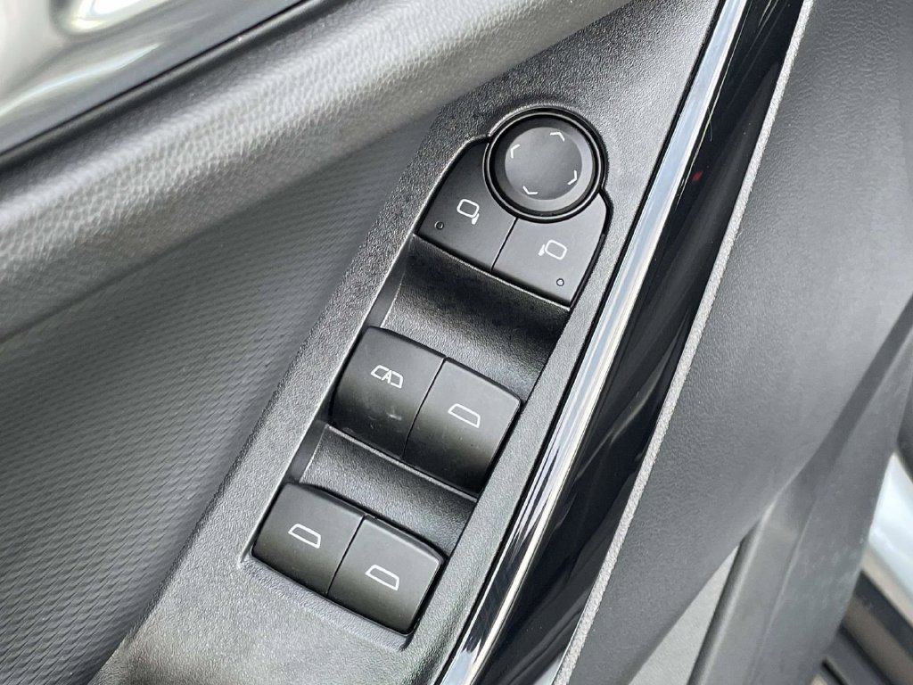Used 2026 Chevrolet Equinox LT w/ Midnight Edition FWD image 24