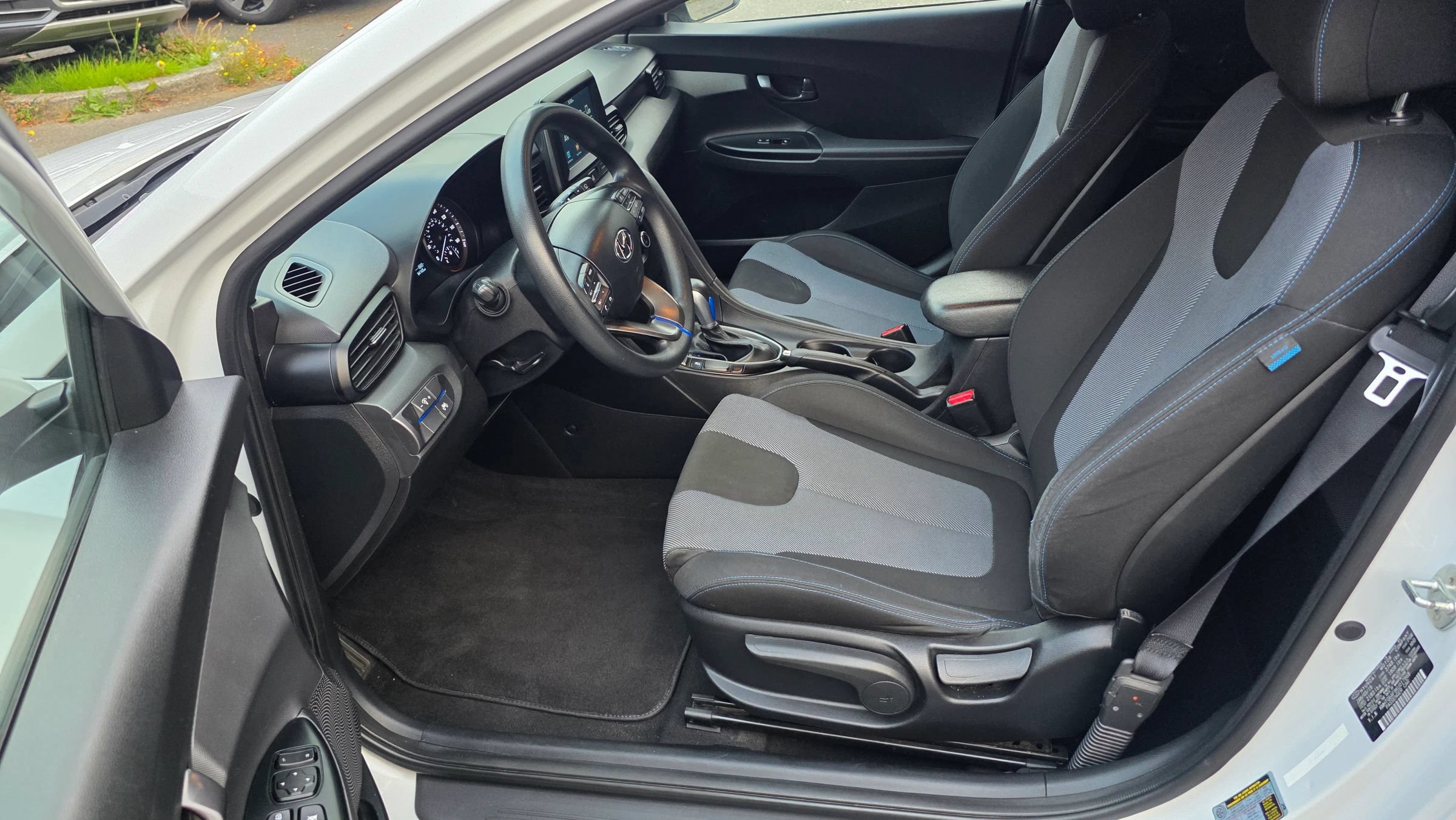 Used 2019 Hyundai Veloster 2.0 FWD image 10