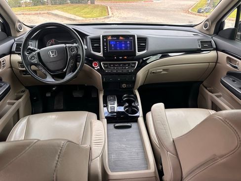 Used 2016 Honda Pilot Touring image 16