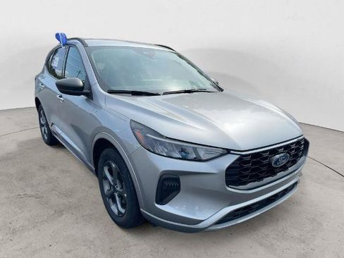 Certified 2023 Ford Escape ST-Line w/ Tech Pack #1 AWD/4WD image 3