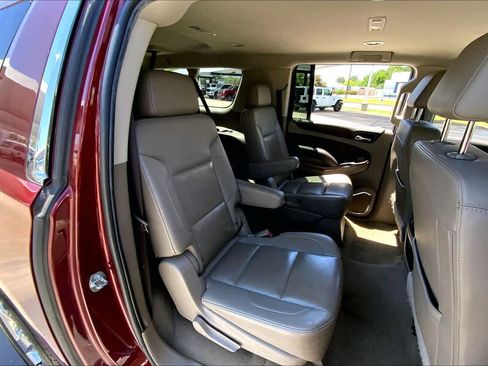 Used 2020 Chevrolet Suburban Premier AWD/4WD image 19