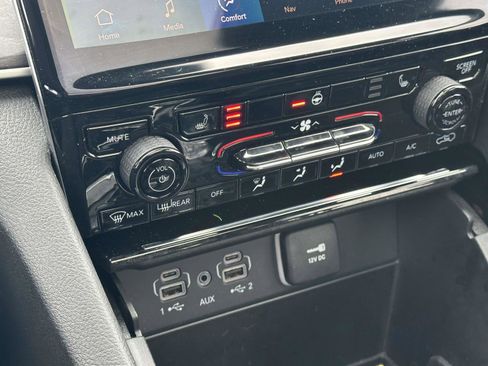 Used 2023 Jeep Grand Cherokee L Limited w/ Trailer Tow Group (B) image 33