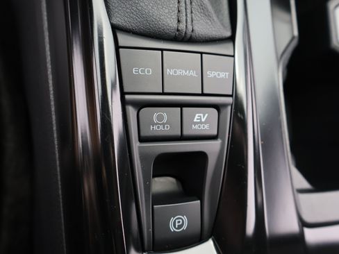 Used 2025 Toyota Camry SE FWD image 26