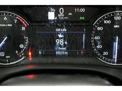 Certified 2022 Cadillac XT5 Premium Luxury FWD image 40