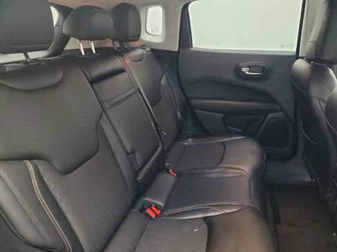 Used 2018 Jeep Compass Latitude w/ Popular Equipment Group AWD/4WD image 19