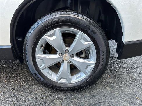 Used 2015 Subaru Forester 2.5i w/ Alloy Wheel Package AWD/4WD image 11