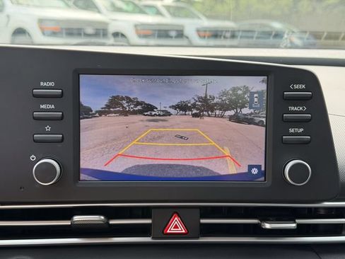 Used 2023 Hyundai Elantra SEL FWD image 13