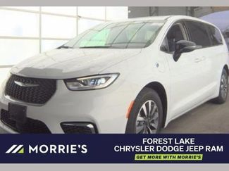 Used 2024 Chrysler Pacifica Limited FWD video 1