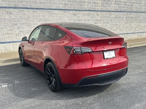 Used 2022 Tesla Model Y Long Range AWD/4WD image 5