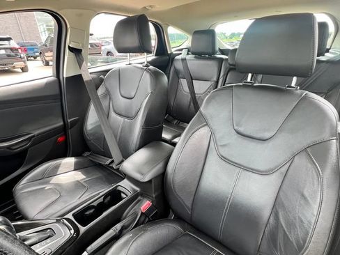 Used 2016 Ford Focus Titanium w/ Titanium Technology Package FWD image 28