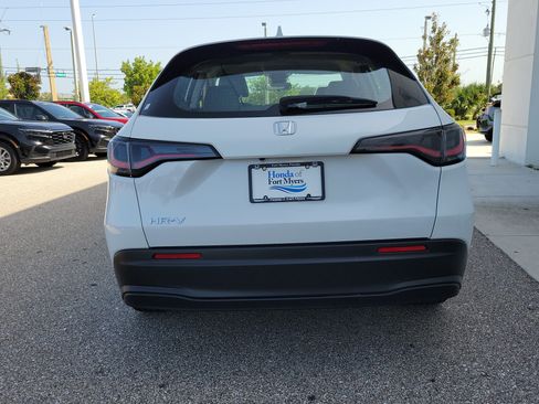 Used 2025 Honda HR-V LX image 5