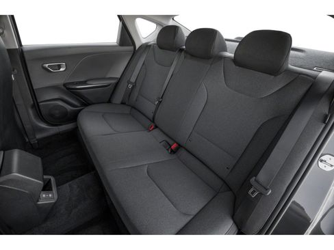 New 2025 Kia K4 LXS image 8