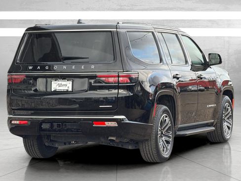 Used 2024 Jeep Wagoneer Series II w/ Flexible Seating Group image 5