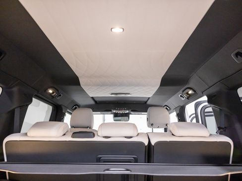 Used 2025 Mercedes-Benz G 63 AMG 4MATIC image 29