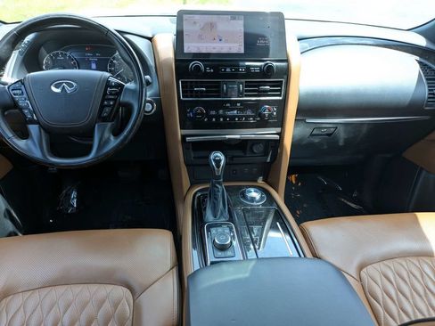 Used 2024 INFINITI QX80 Sensory AWD/4WD image 17