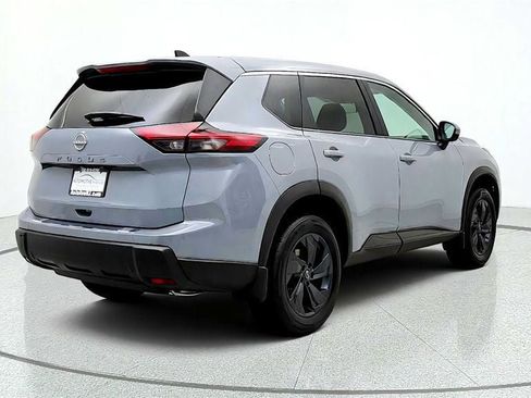 Used 2026 Nissan Rogue SV FWD image 5