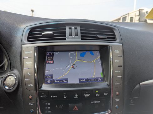 Used 2013 Lexus IS 250C w/ Luxury Pkg image 21