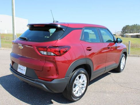 Used 2023 Chevrolet TrailBlazer LS FWD image 18