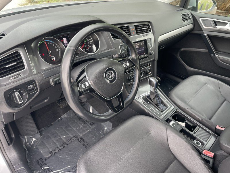 Used 2015 Volkswagen e-Golf SEL Premium FWD image 10