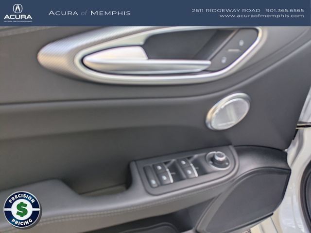 Used 2025 Alfa Romeo Giulia AWD image 23