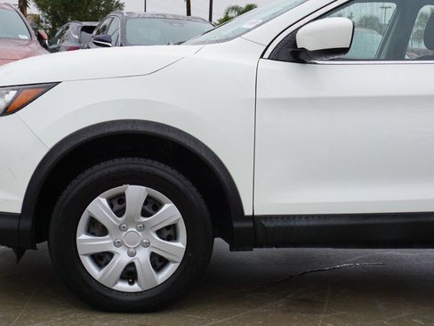 Used 2019 Nissan Rogue Sport S image 10