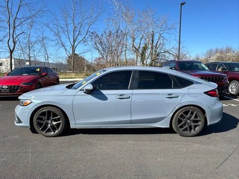 Used 2023 Honda Civic Sport Touring image 3