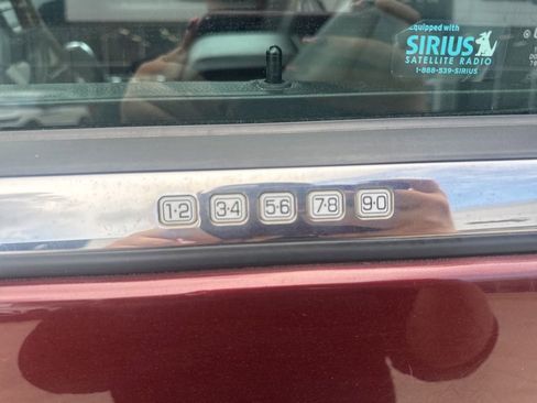 Used 2012 Lincoln Navigator 4WD image 26